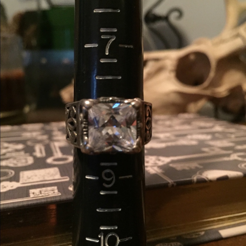 Retired Silpada silver cubic zirconia ring - Picture 4 of 4